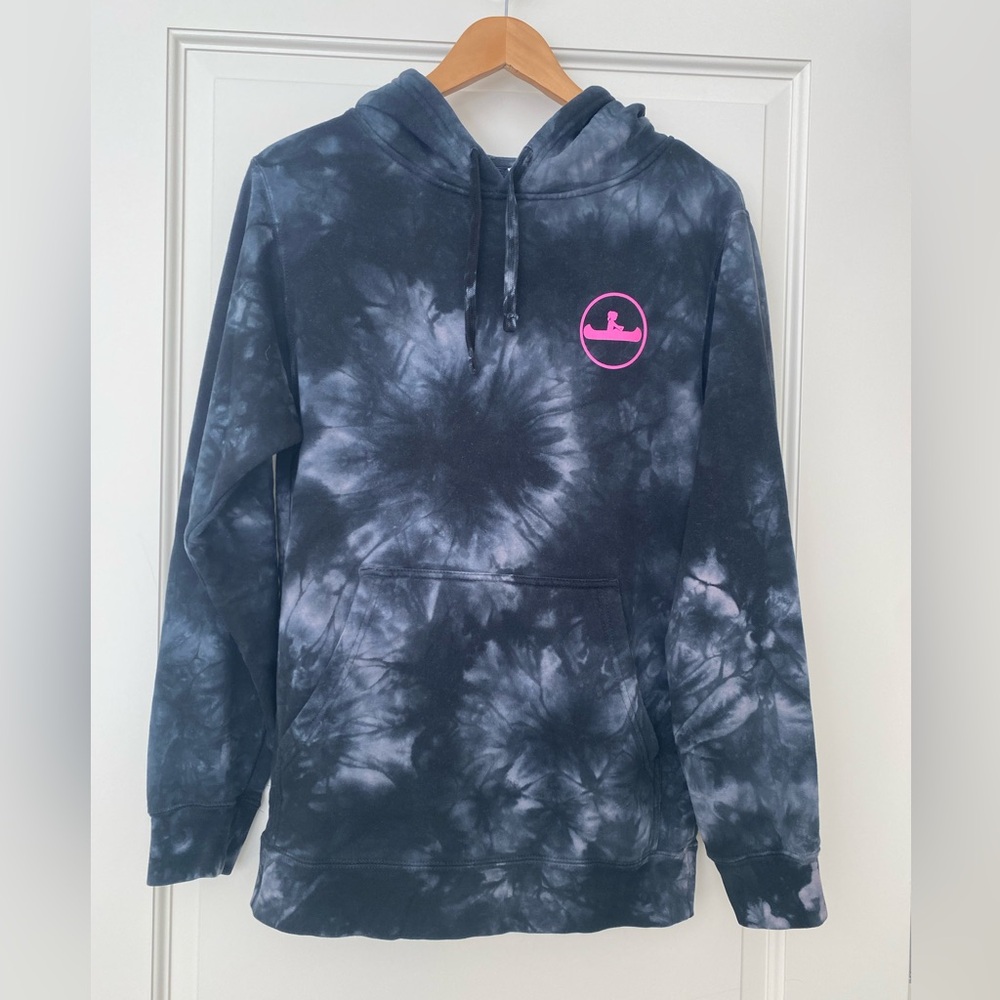 Independent Trading Tie Dye Hoodie gray with Pink MATOAKA Logo camp small